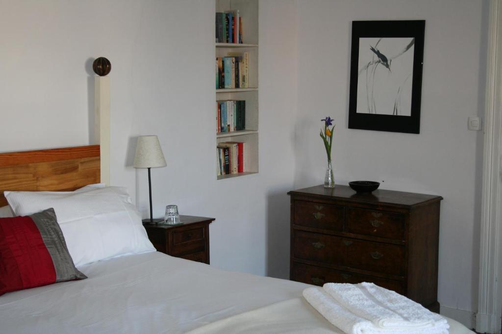 Bed and Breakfast Le Voltaire Airvault Habitación foto